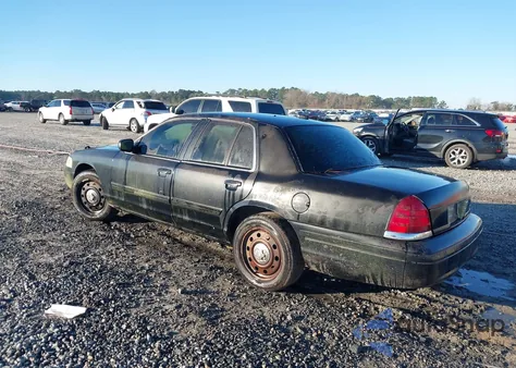 2011 Ford Crown Victoria Police Interceptor z USA, uszkodzony, nr VIN 2FABP7BV7BX162613